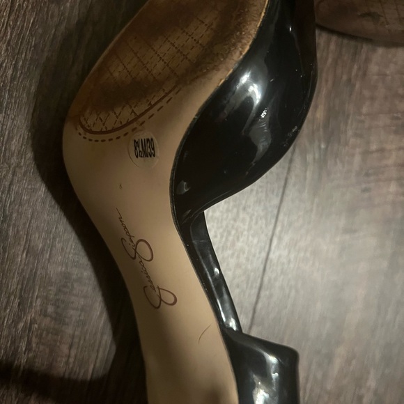 Jessica Simpson Shiny Black Pumps - Picture 5 of 5
